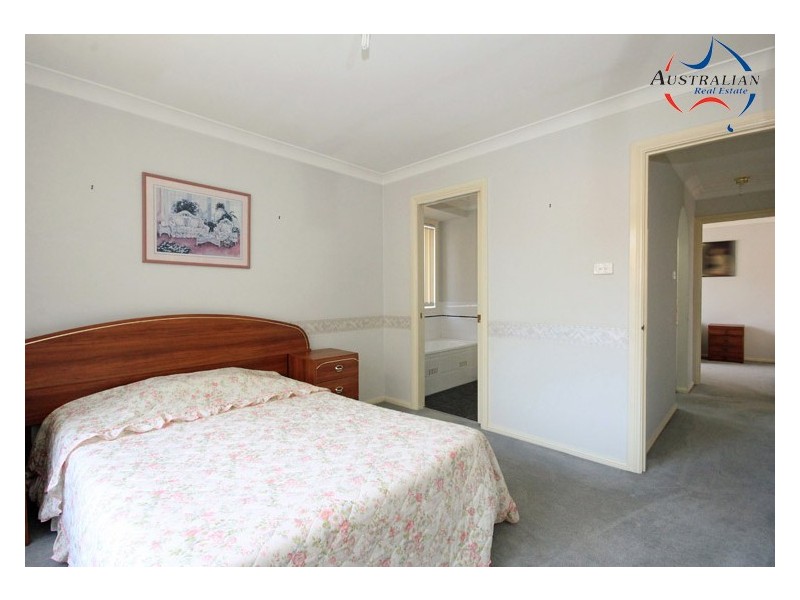 6 Shamrock Court, St Clair NSW 2759