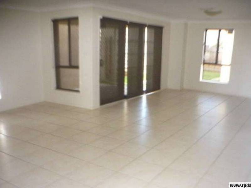 32 Dunlop Ave, Ropes Crossing NSW 2760