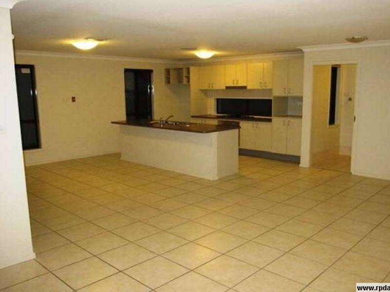 32 Dunlop Ave, Ropes Crossing NSW 2760