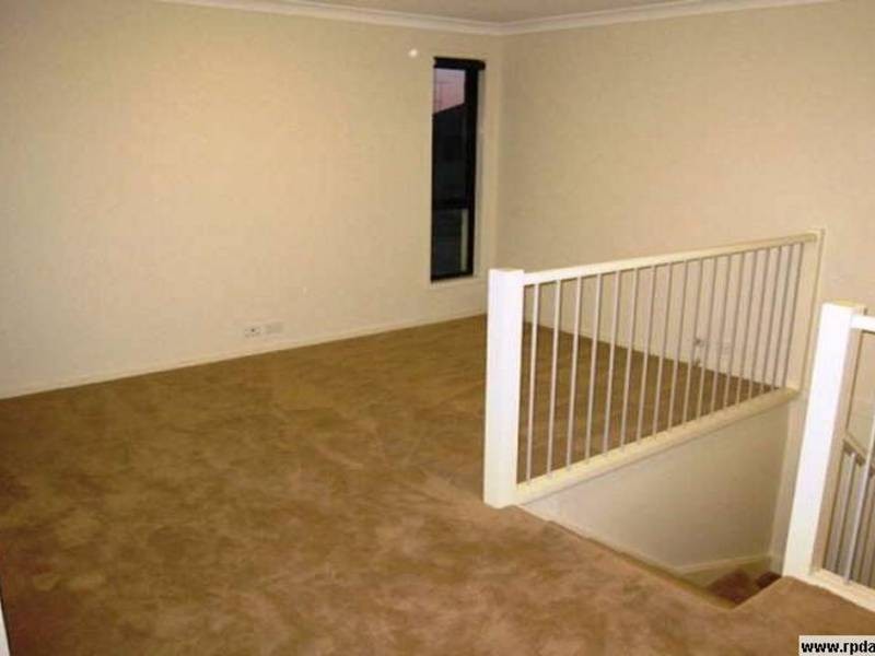 32 Dunlop Ave, Ropes Crossing NSW 2760