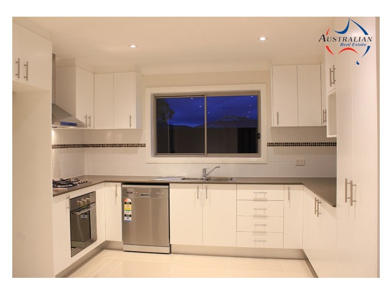 2/6 Edmund Blackett Close, St Clair NSW 2759