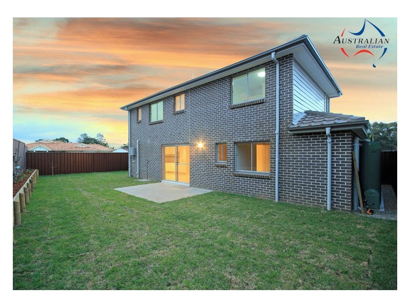 2/6 Edmund Blackett Close, St Clair NSW 2759