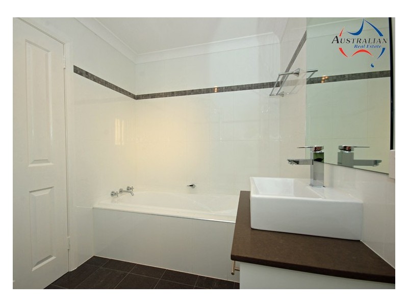 2/6 Edmund Blackett Close, St Clair NSW 2759