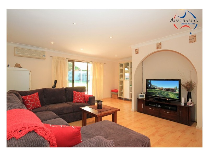 59 Shadlow Crescent, St Clair NSW 2759