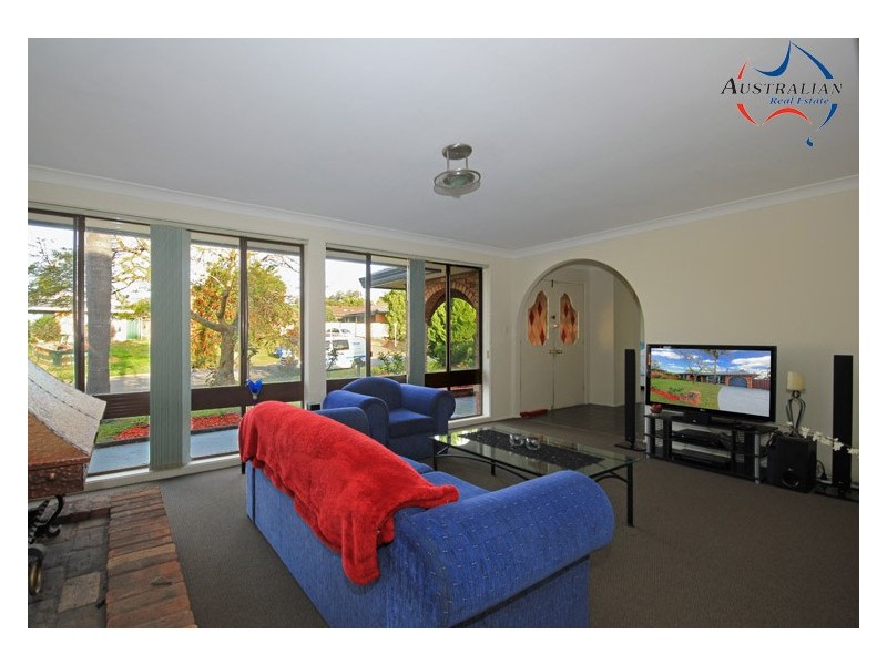 2 Merino Circuit, St Clair NSW 2759