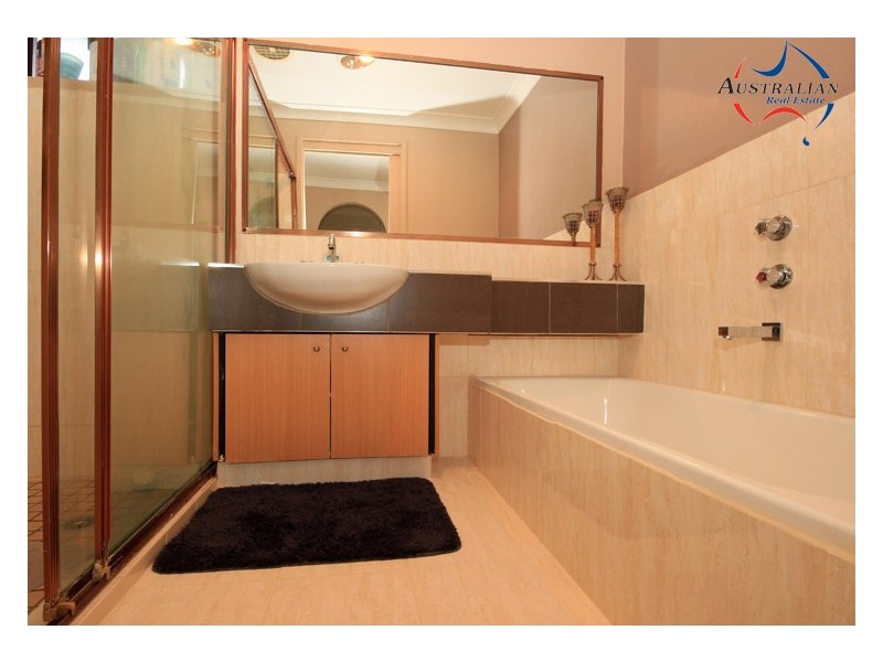 2 Merino Circuit, St Clair NSW 2759