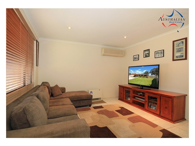 6 Jody Place, St Clair NSW 2759