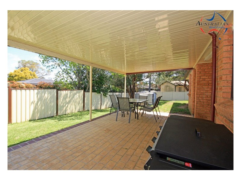 6 Jody Place, St Clair NSW 2759