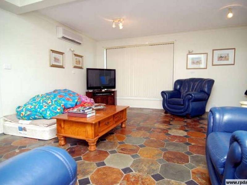 22 Barrallier Way, St Clair NSW 2759