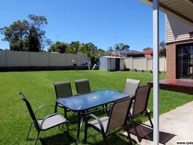 22 Barrallier Way, St Clair NSW 2759