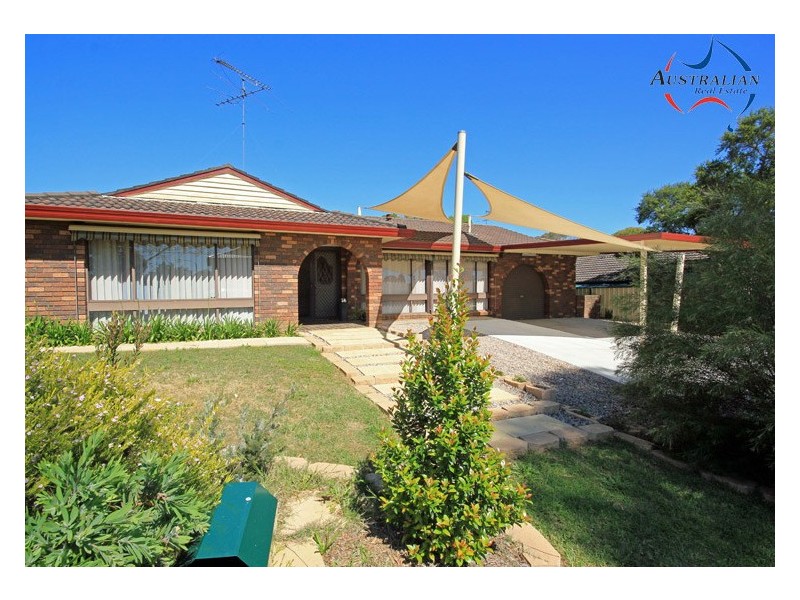 1 Plover Close, St Clair NSW 2759