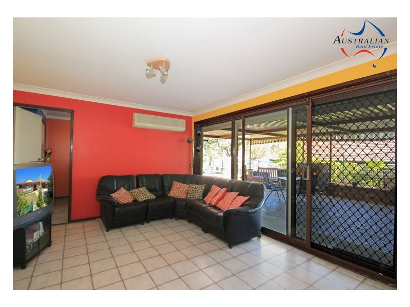 1 Plover Close, St Clair NSW 2759
