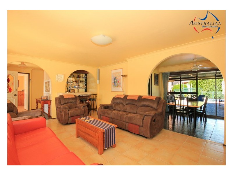 1 Plover Close, St Clair NSW 2759