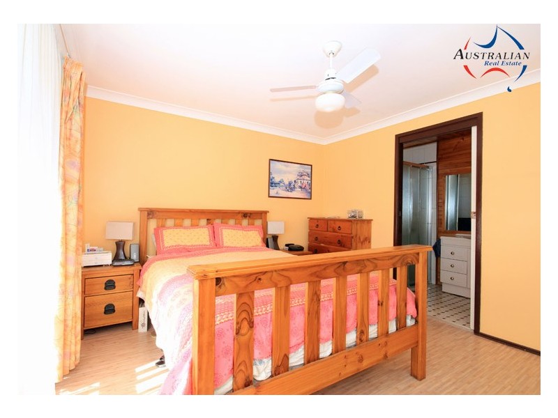 1 Plover Close, St Clair NSW 2759
