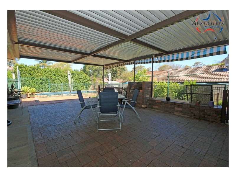 1 Plover Close, St Clair NSW 2759