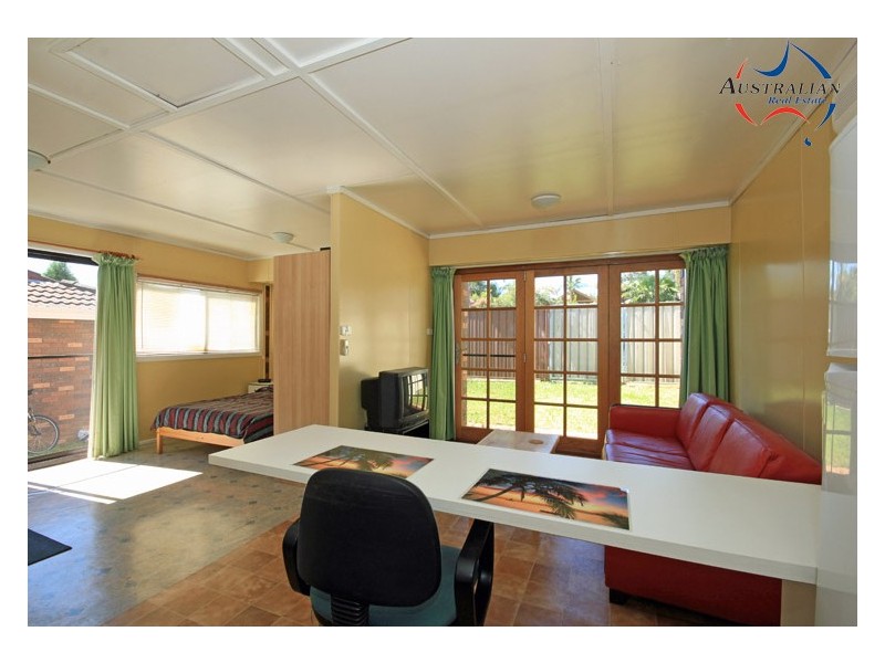 1 Plover Close, St Clair NSW 2759
