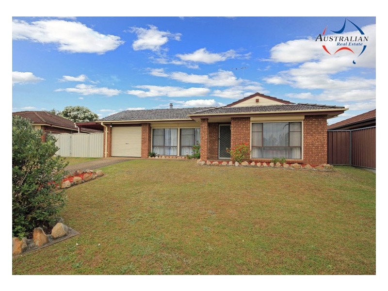 11 Macina Place, St Clair NSW 2759