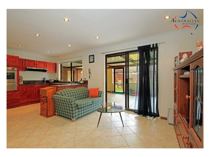 11 Macina Place, St Clair NSW 2759