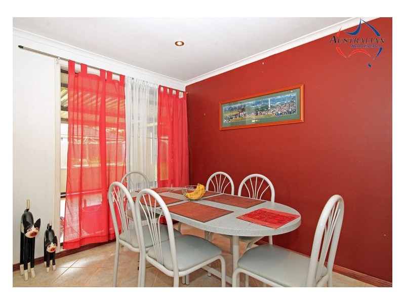 11 Macina Place, St Clair NSW 2759