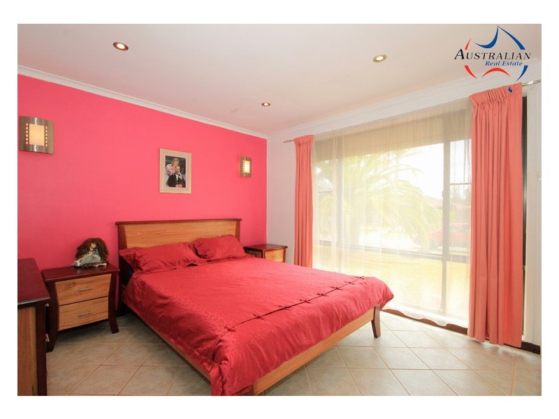 11 Macina Place, St Clair NSW 2759