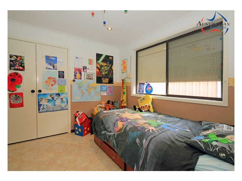 11 Macina Place, St Clair NSW 2759