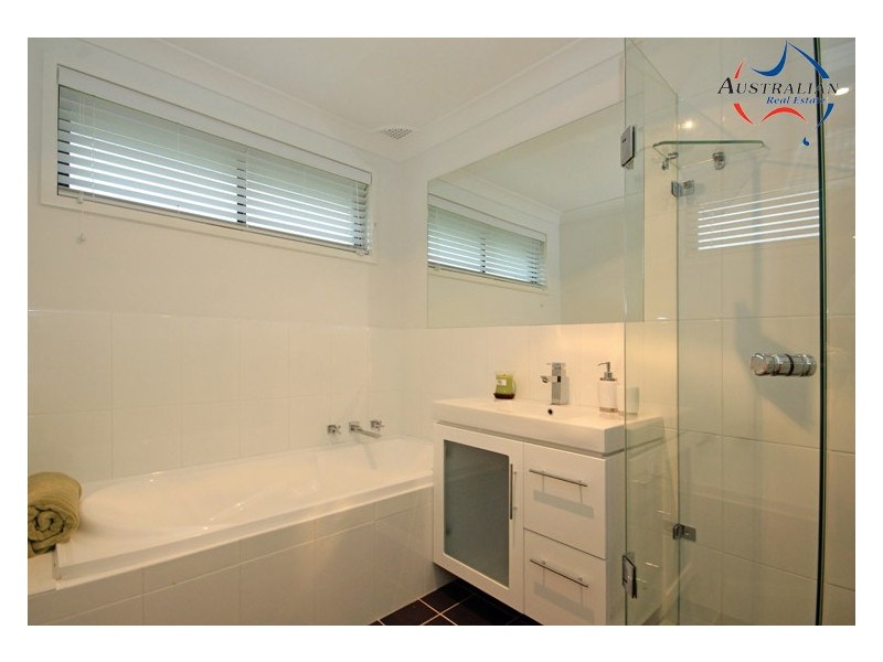 9 Olliver Crescent, St Clair NSW 2759