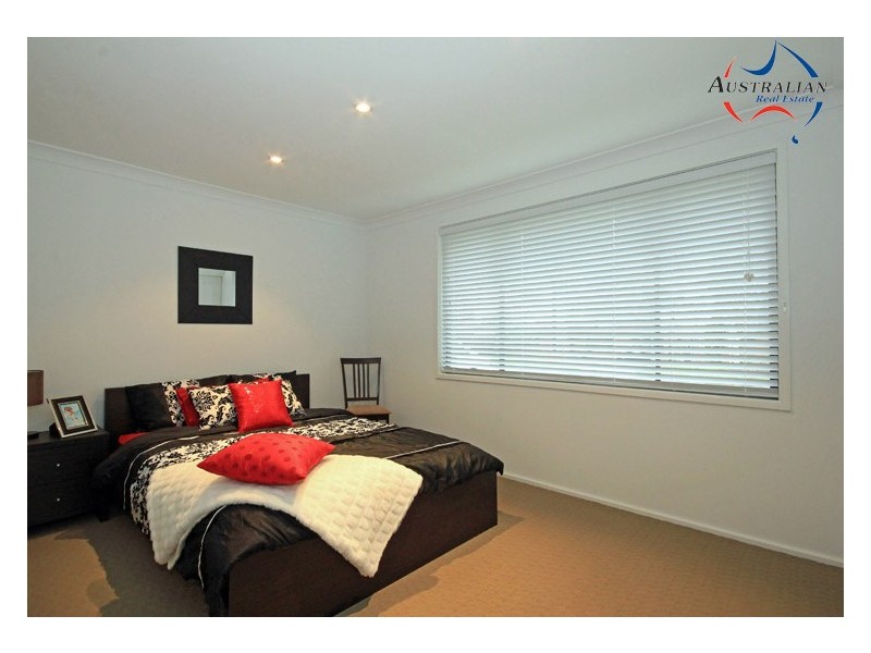 9 Olliver Crescent, St Clair NSW 2759