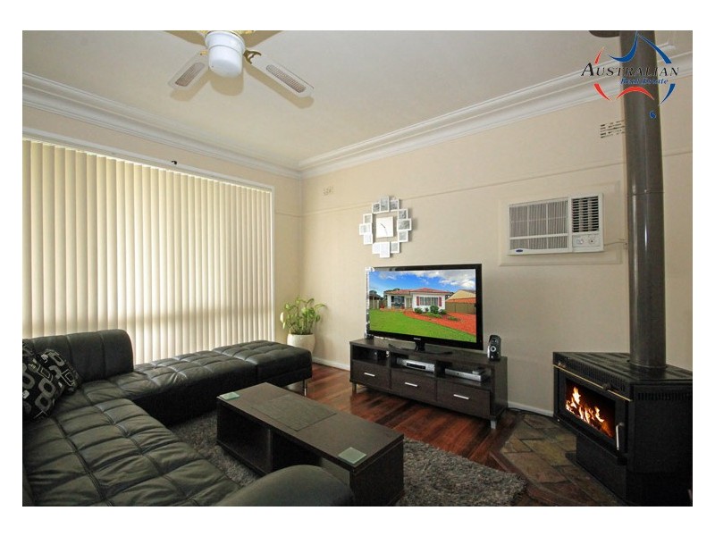 5 Gregory Avenue, Oxley Park NSW 2760