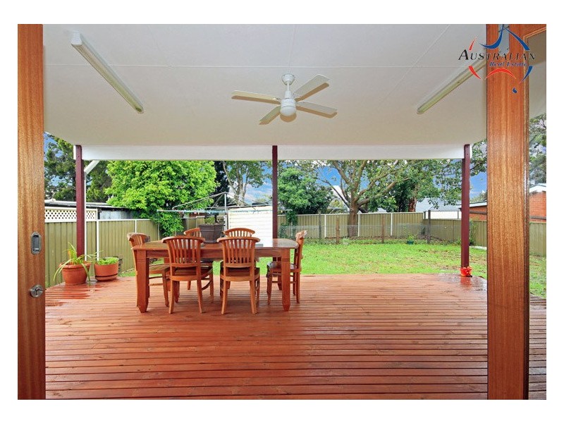 5 Gregory Avenue, Oxley Park NSW 2760