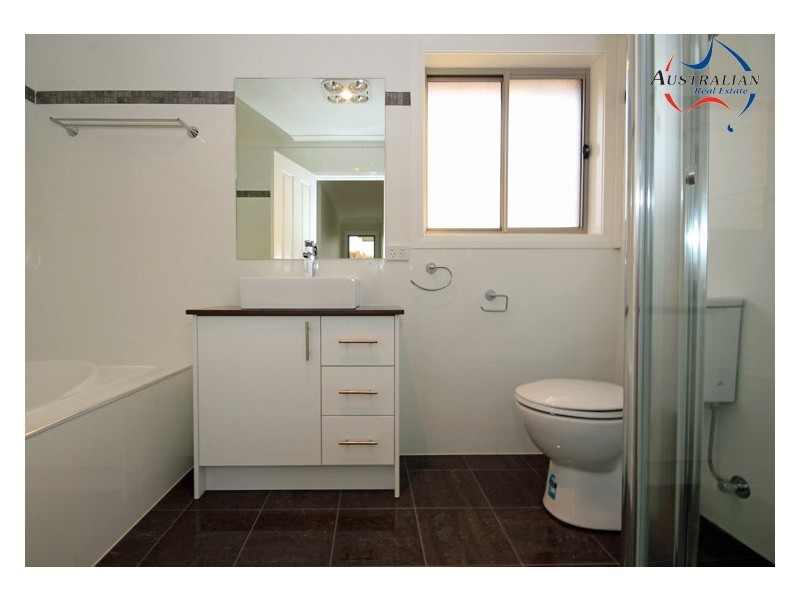 2/6 Edmund Blackett Cl, St Clair NSW 2759