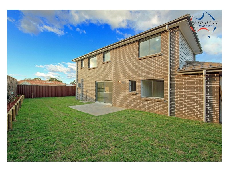 2/6 Edmund Blackett Cl, St Clair NSW 2759