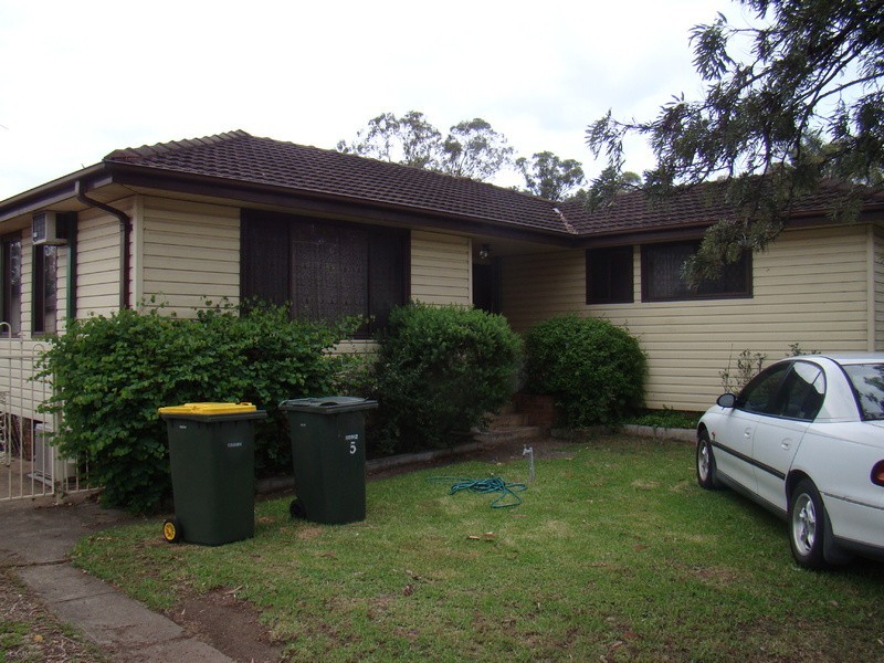 5 Forrester Road, Lethbridge Park NSW 2770