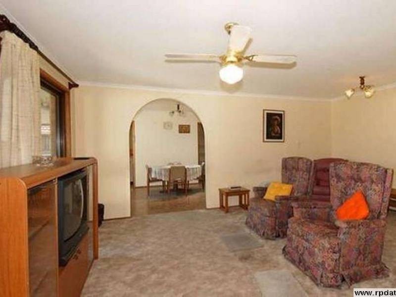 238 Banks Drive, St Clair NSW 2759