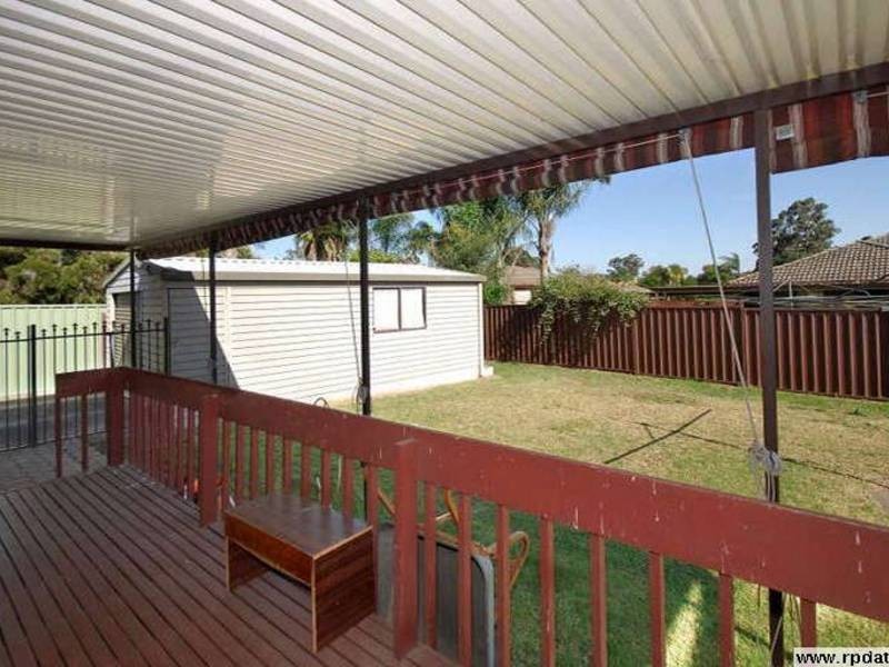 238 Banks Drive, St Clair NSW 2759