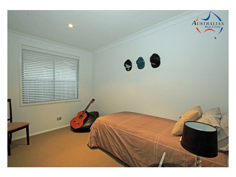 9 Olliver Crescent, St Clair NSW 2759