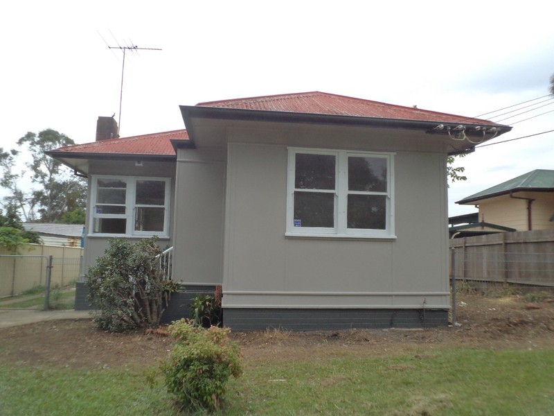 19 Fourth Ave, Seven Hills NSW 2147