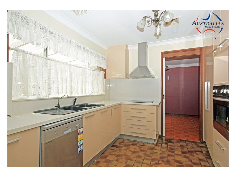 75 Melville Road, St Clair NSW 2759