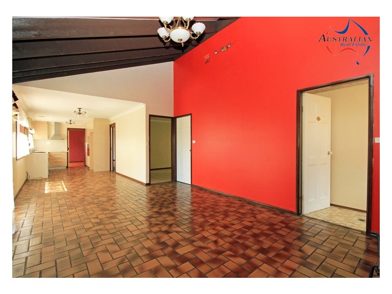 75 Melville Road, St Clair NSW 2759