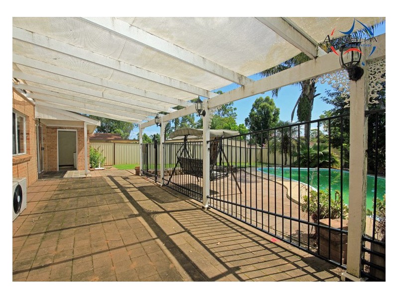 75 Melville Road, St Clair NSW 2759