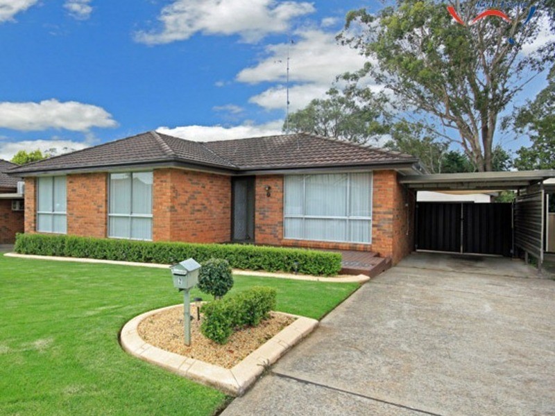 2 Fontana Close, St Clair NSW 2759