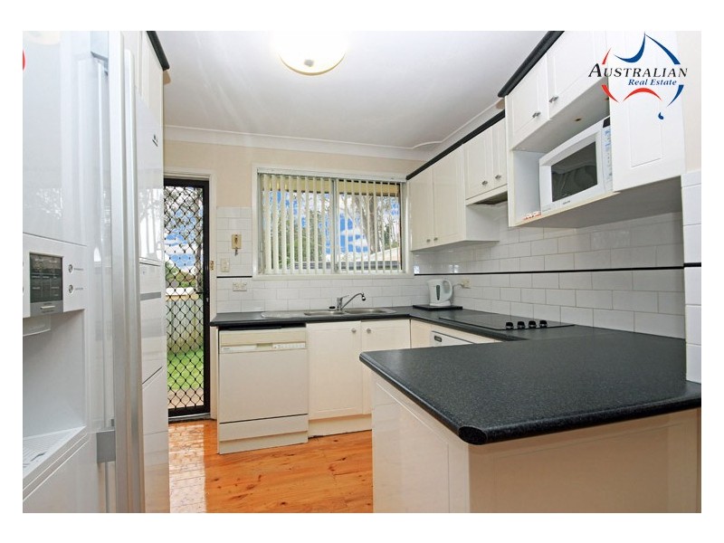 2 Fontana Close, St Clair NSW 2759