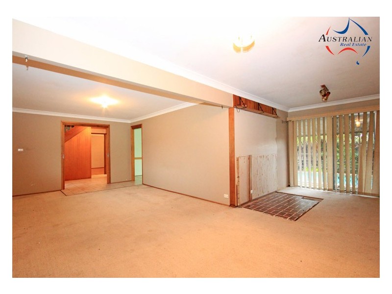 6 Mortimer Lewis Grove, St Clair NSW 2759