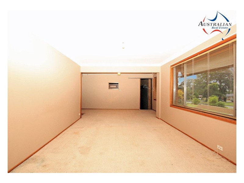 6 Mortimer Lewis Grove, St Clair NSW 2759