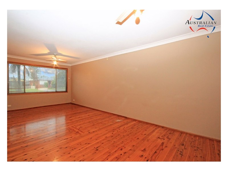 6 Mortimer Lewis Grove, St Clair NSW 2759