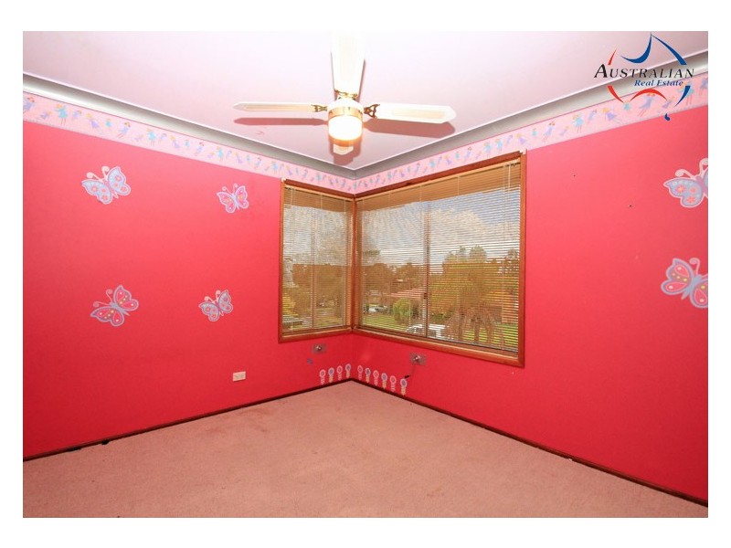 6 Mortimer Lewis Grove, St Clair NSW 2759