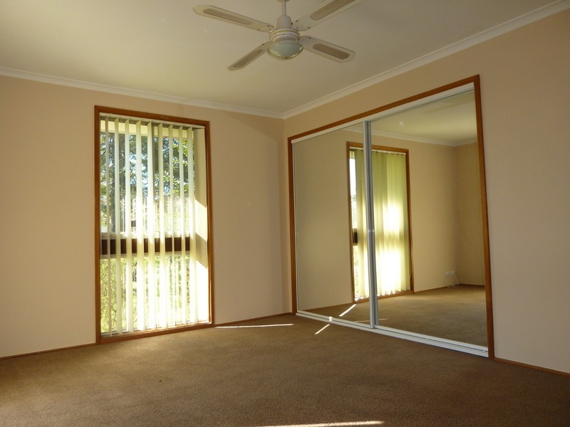 31 Dobell Circuit, St Clair NSW 2759