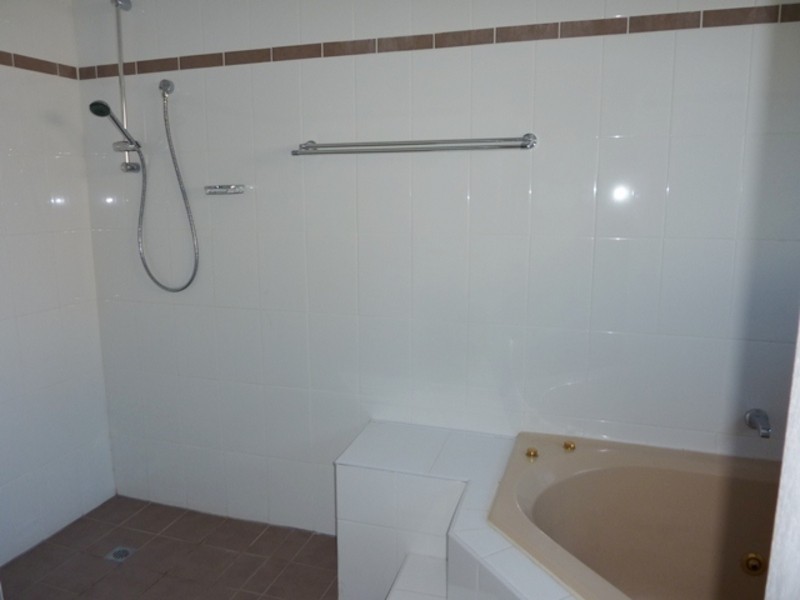 232 Banks Drive, St Clair NSW 2759