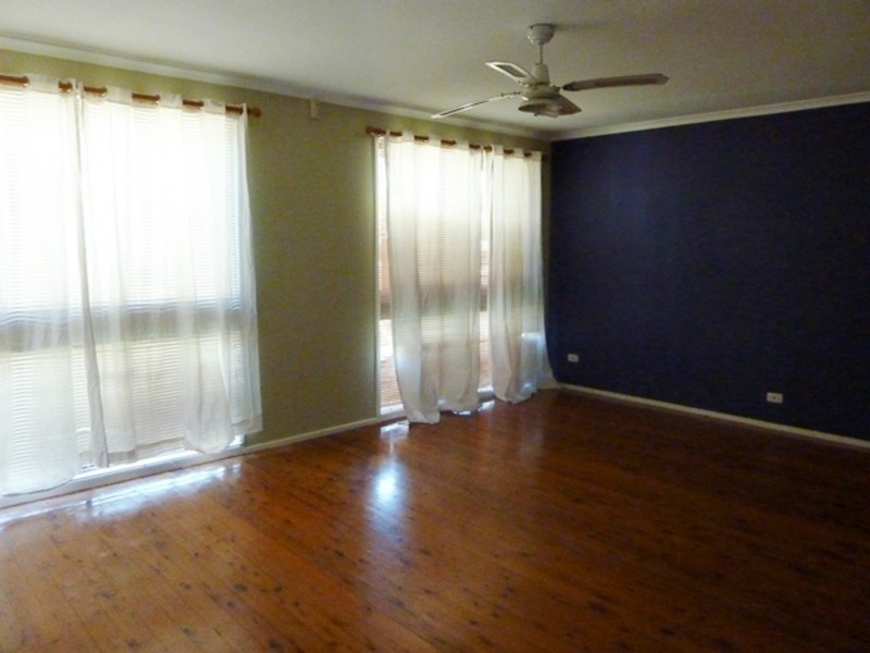 232 Banks Drive, St Clair NSW 2759