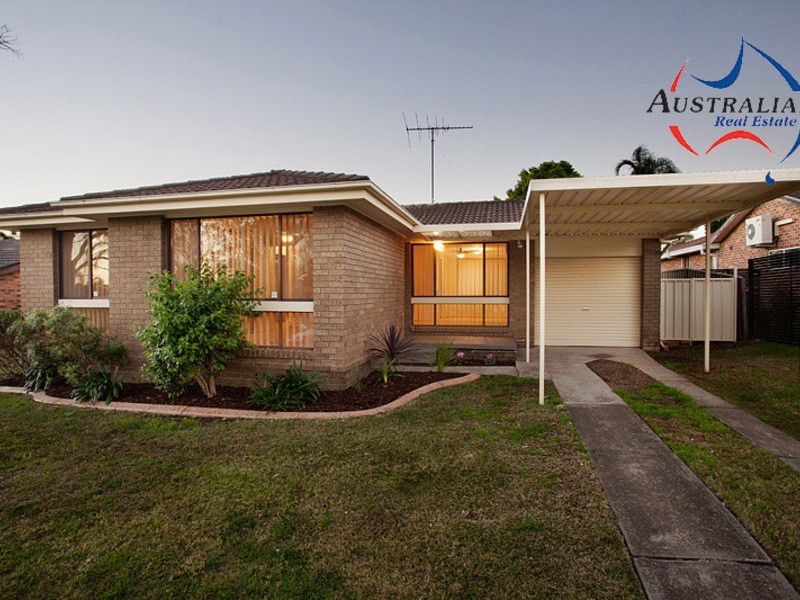 5 Kingfisher Way, St Clair NSW 2759