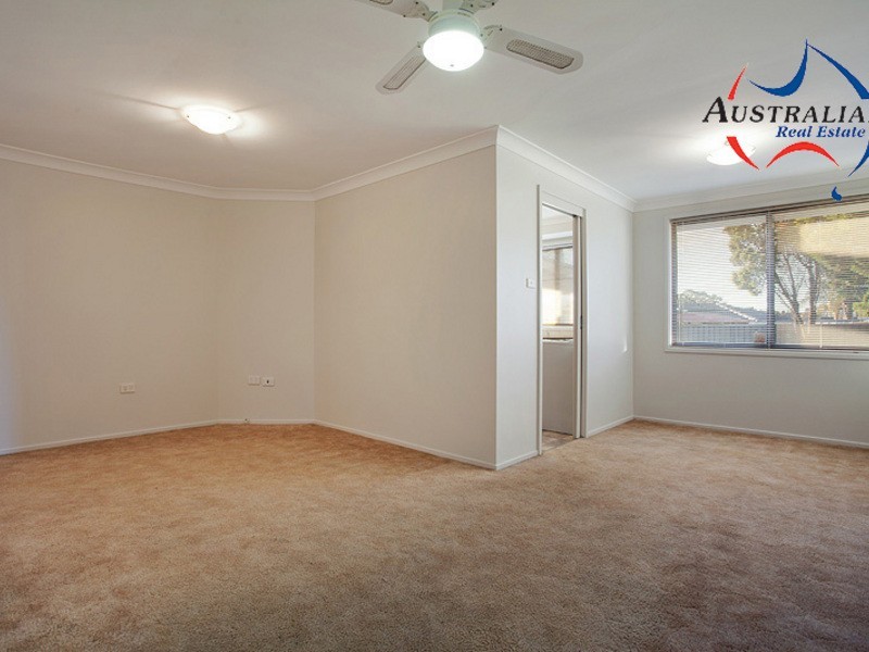 5 Kingfisher Way, St Clair NSW 2759